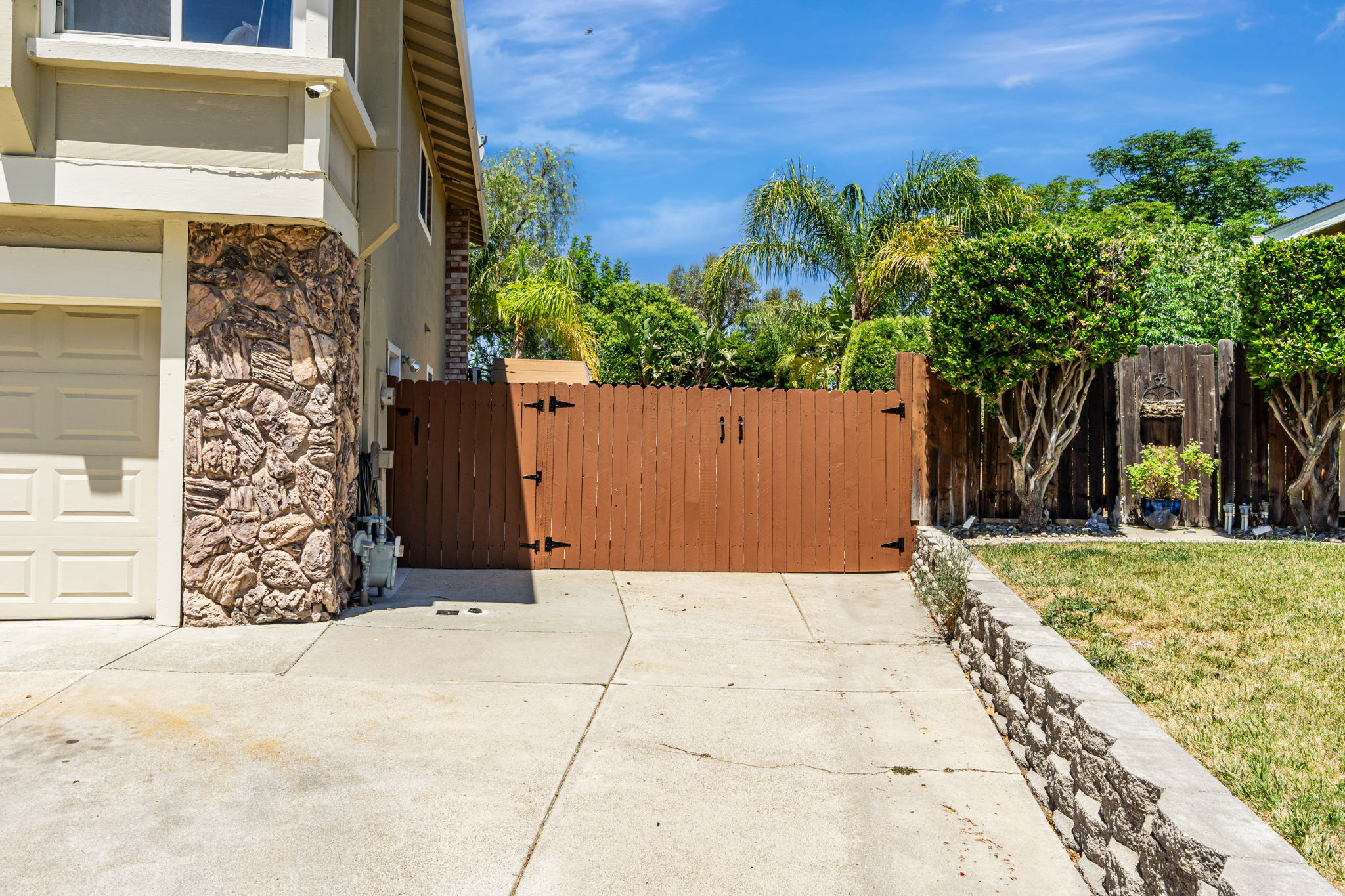 004_2390 Peachtree Cir  Antioch