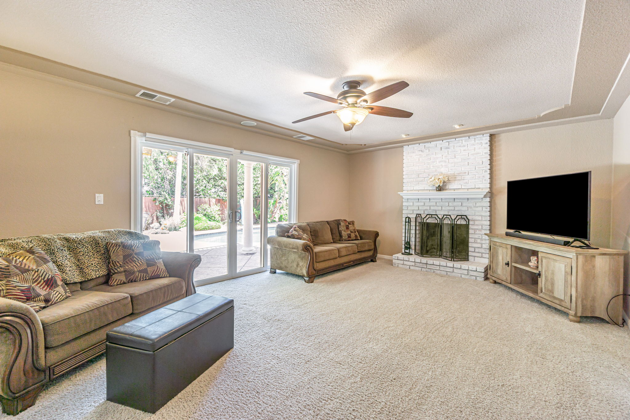 010_2390 Peachtree Cir  Antioch