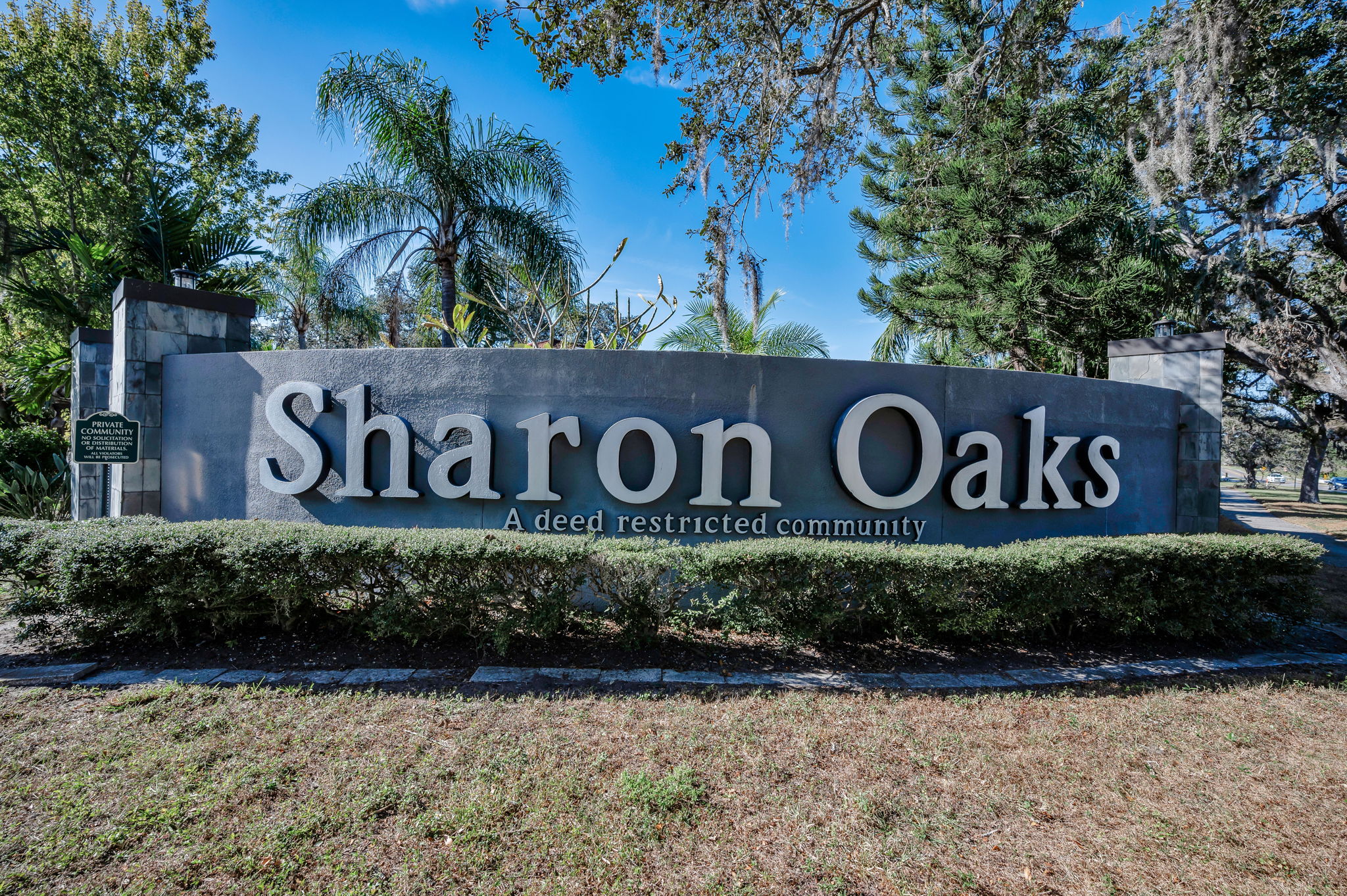 Sharon Oaks1