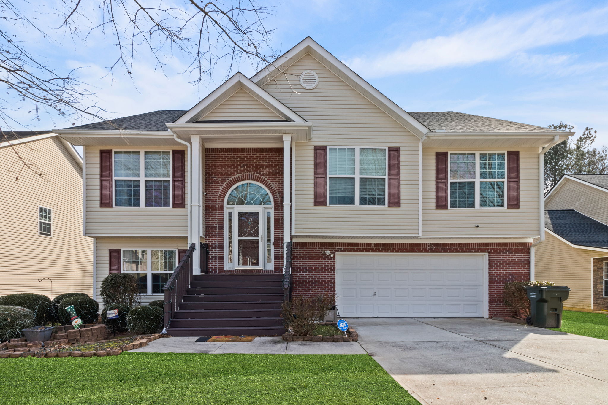 2392 Temple View Dr, Snellville, GA 30078, USA Photo 1