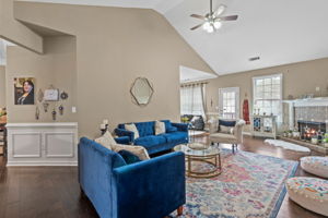 2392 Temple View Dr, Snellville, GA 30078, USA Photo 5