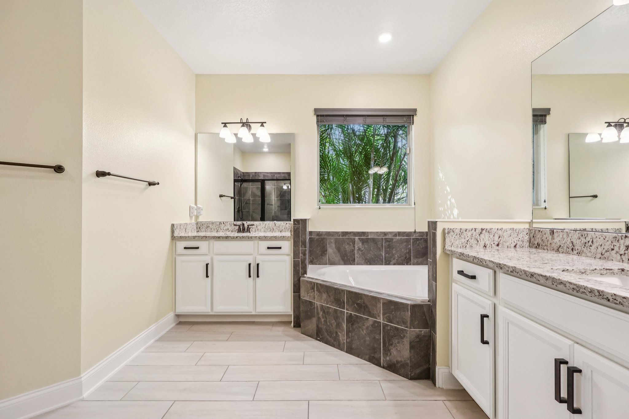 Panoramic Cir-L2701-029.jpg