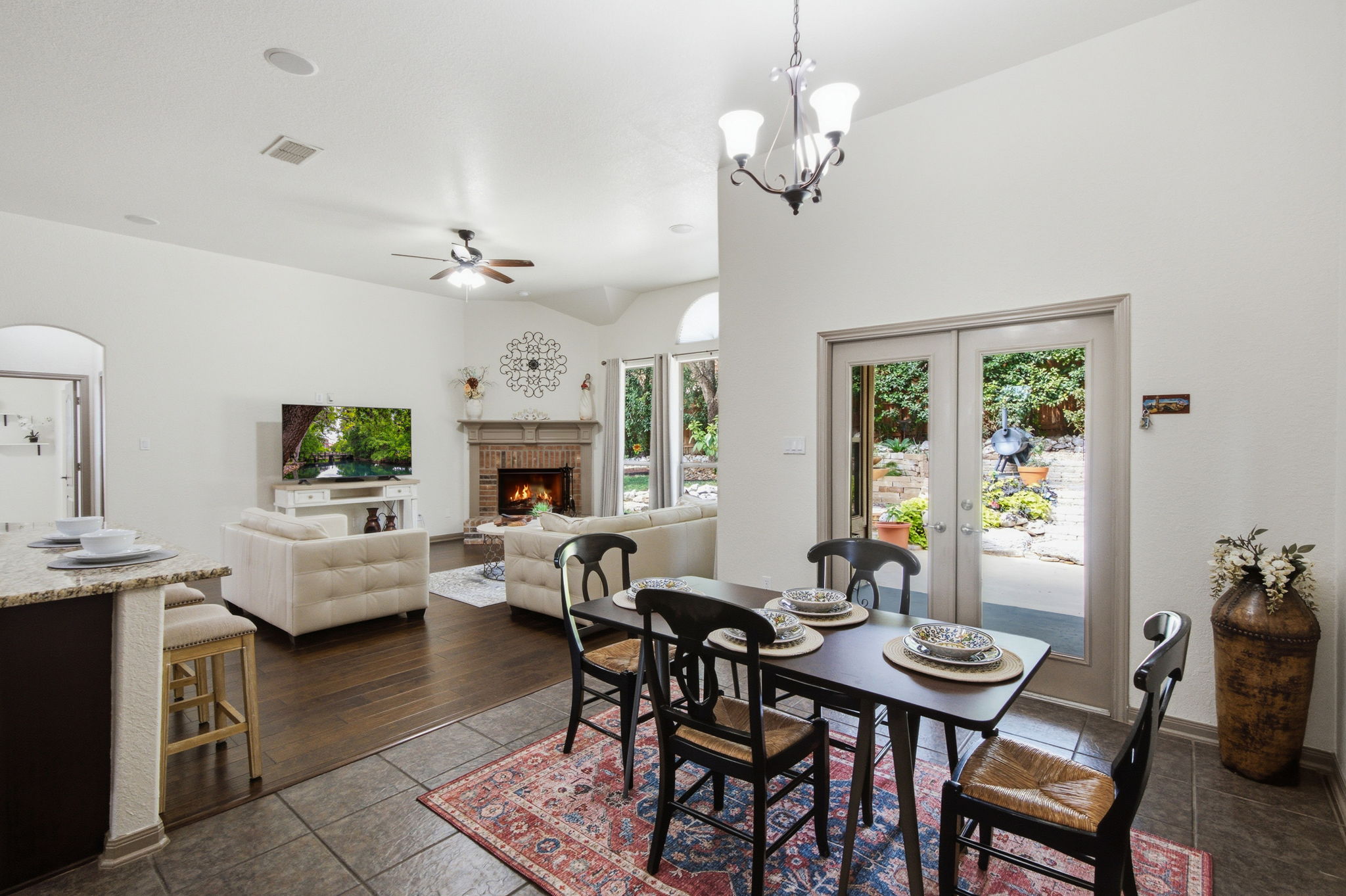  Photo 41