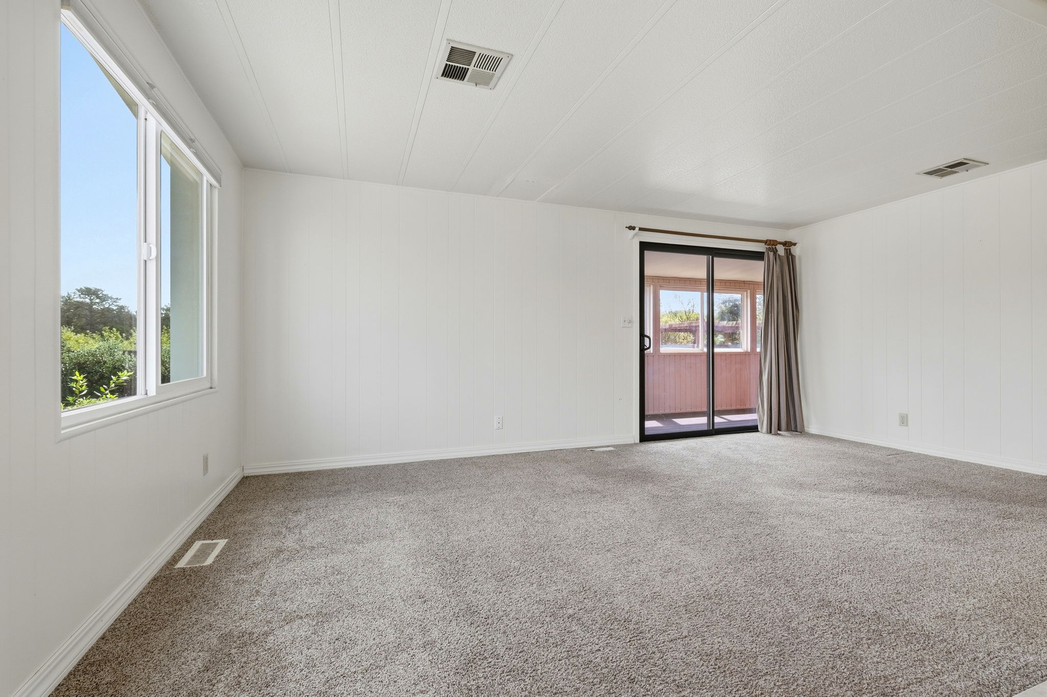 008_F8_2395 Delaware Ave 122
