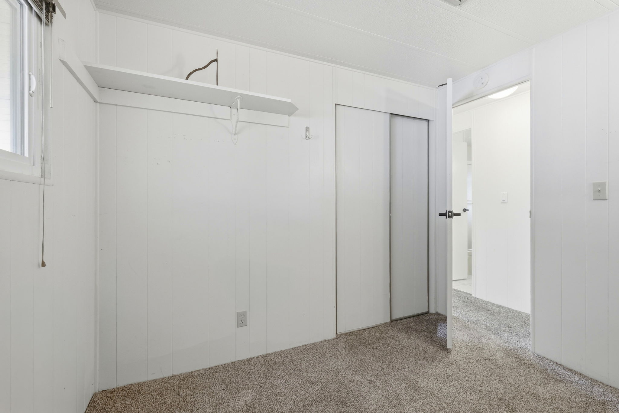 021_F8_2395 Delaware Ave 122