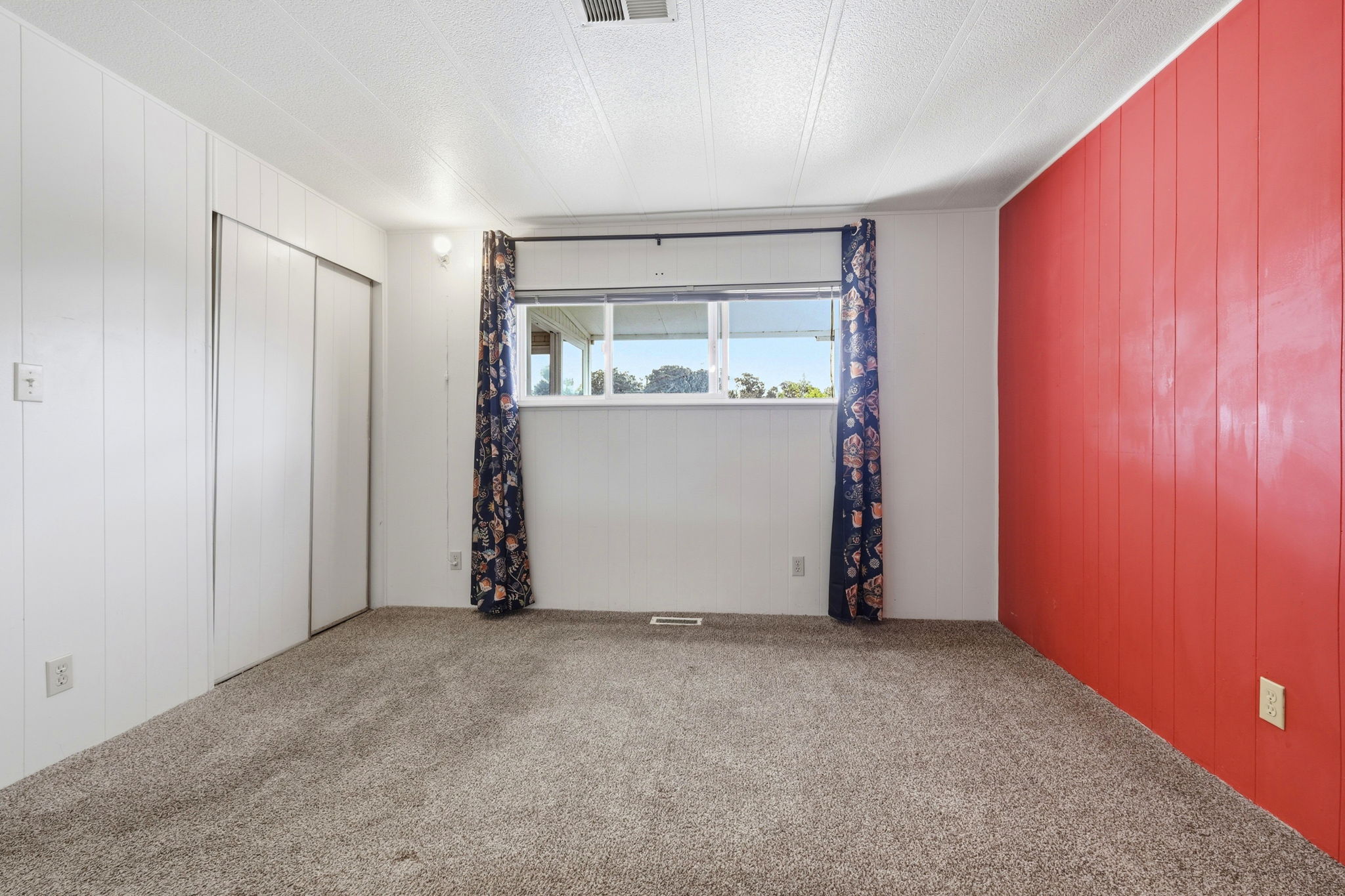 024_F8_2395 Delaware Ave 122