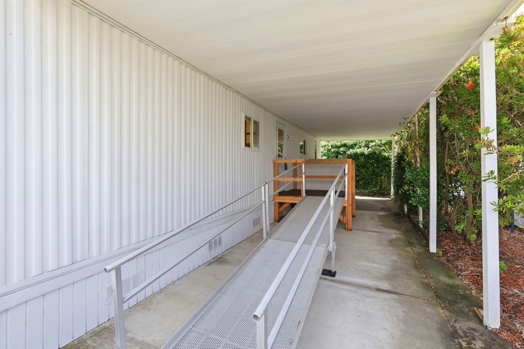028_F8_2395 Delaware Ave 122