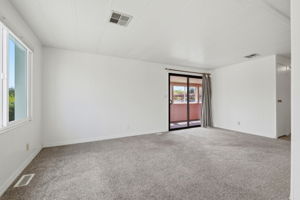 007_F8_2395 Delaware Ave 122