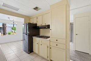 011_F8_2395 Delaware Ave 122