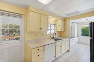 013_F8_2395 Delaware Ave 122