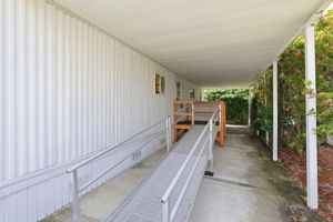 028_F8_2395 Delaware Ave 122
