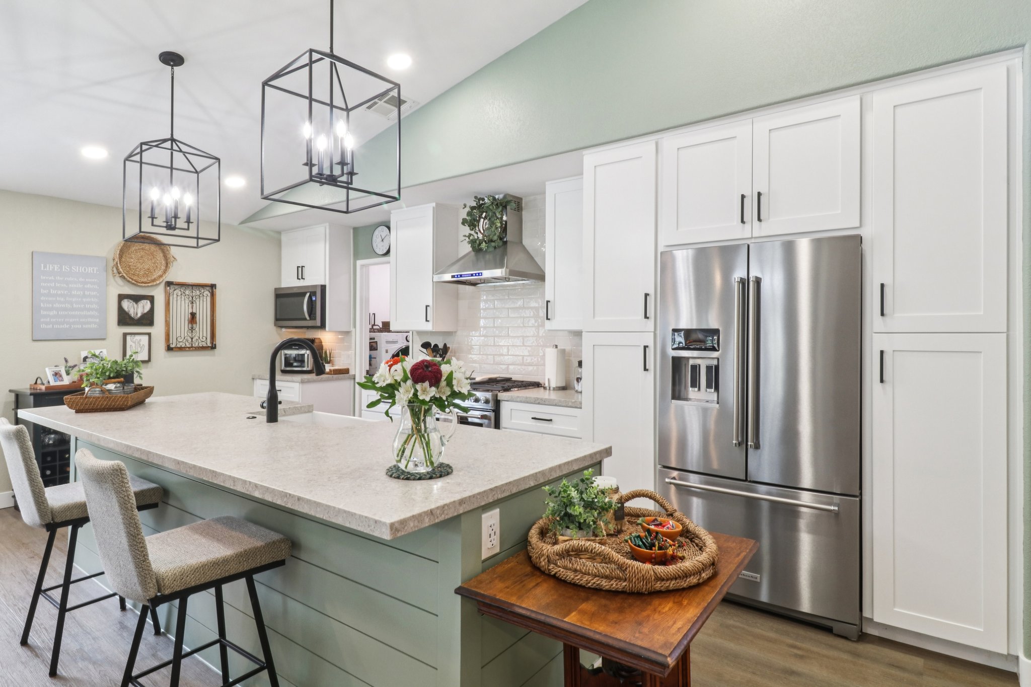 Larkspur Dr-S1809-012.jpg