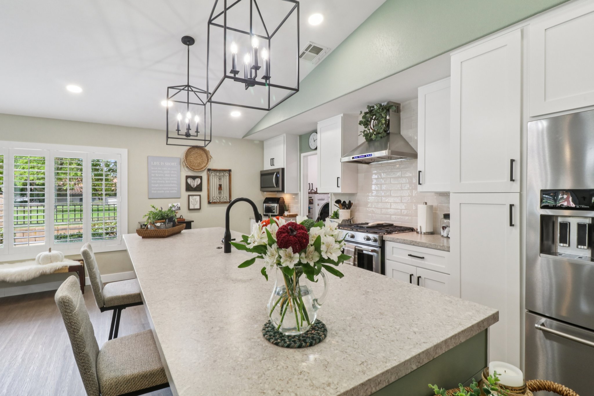 Larkspur Dr-S1809-014.jpg