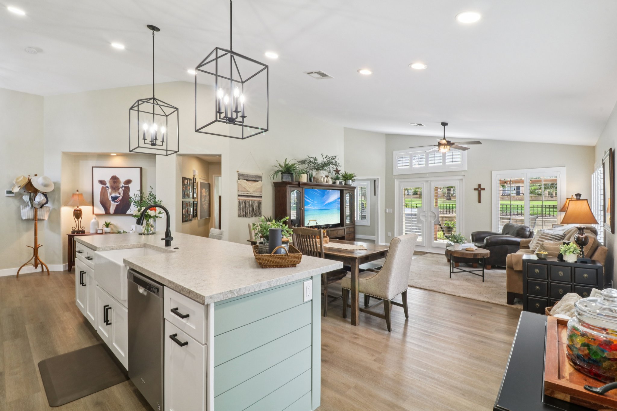 Larkspur Dr-S1809-020.jpg