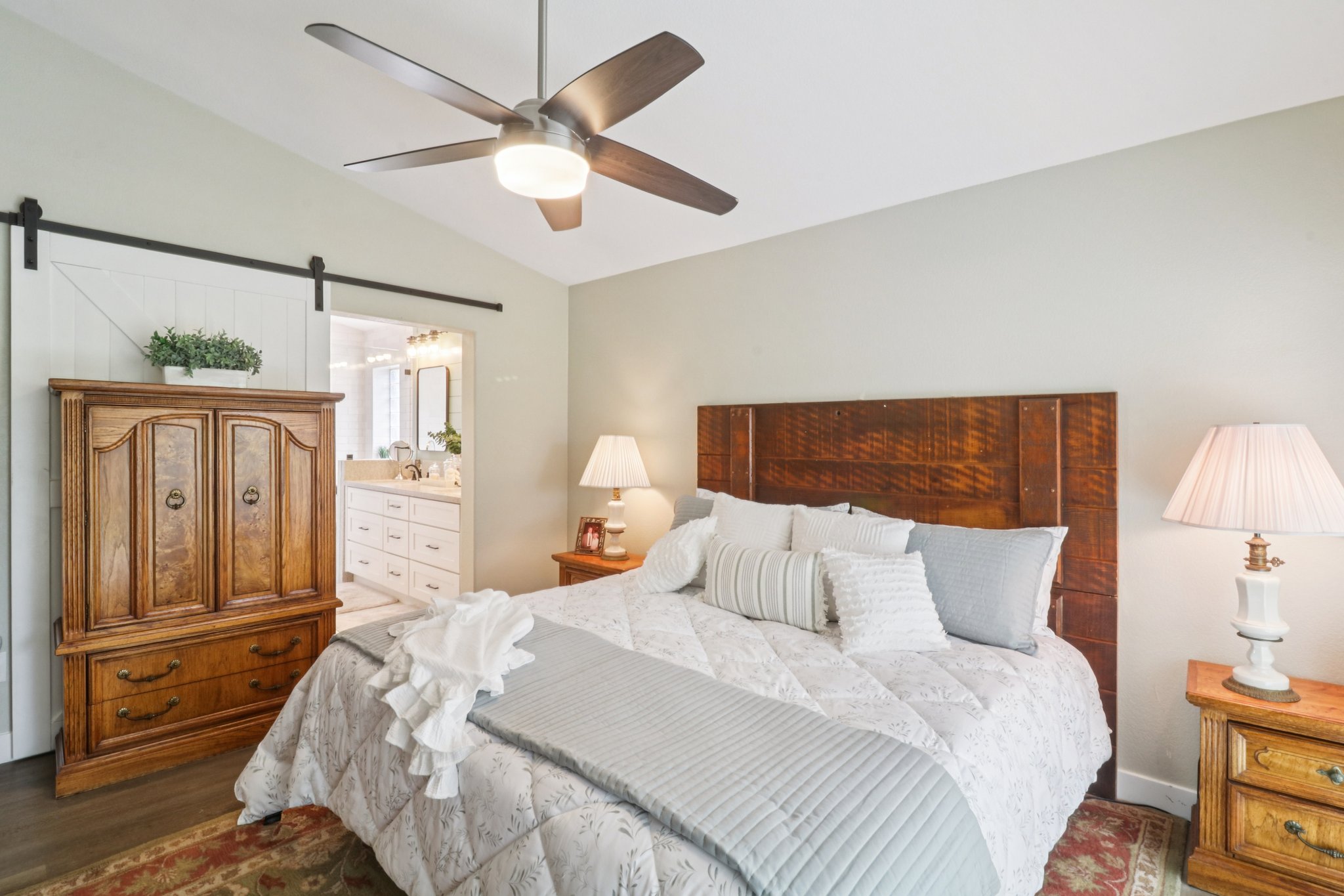 Larkspur Dr-S1809-028.jpg