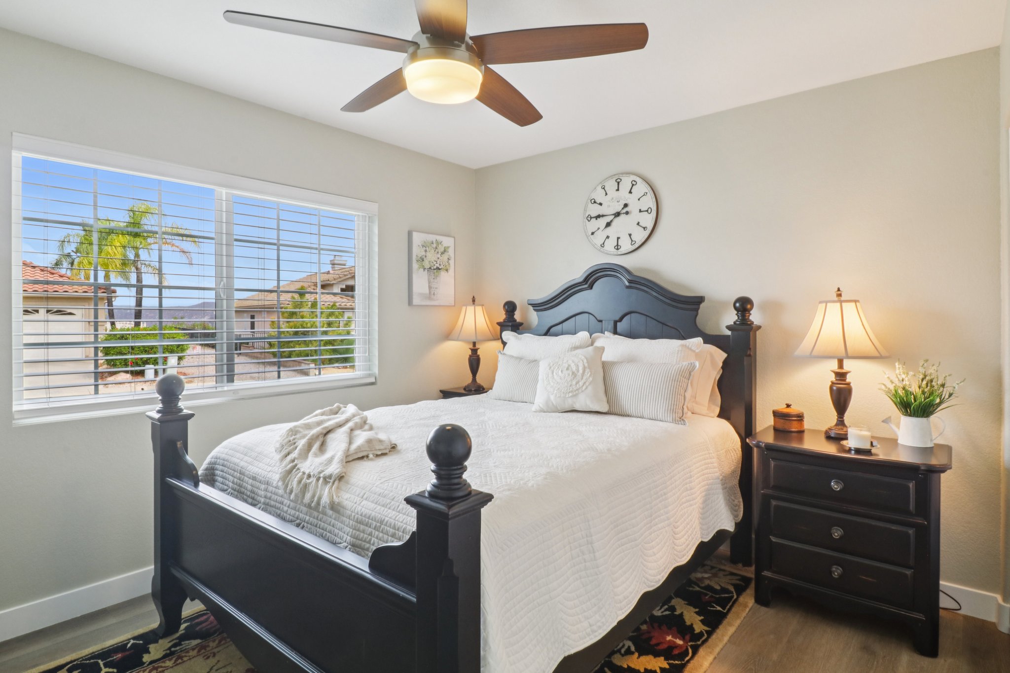 Larkspur Dr-S1809-040.jpg