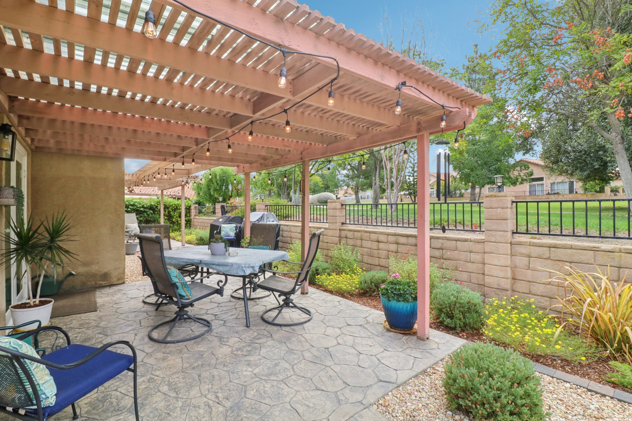 Larkspur Dr-S1809-041.jpg
