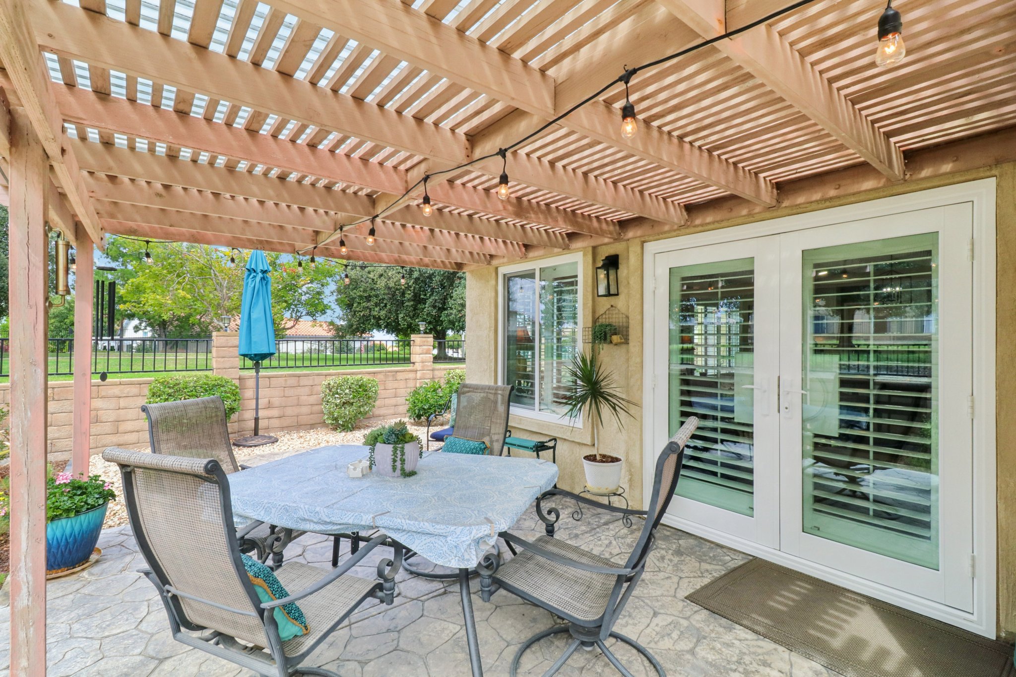 Larkspur Dr-S1809-044.jpg