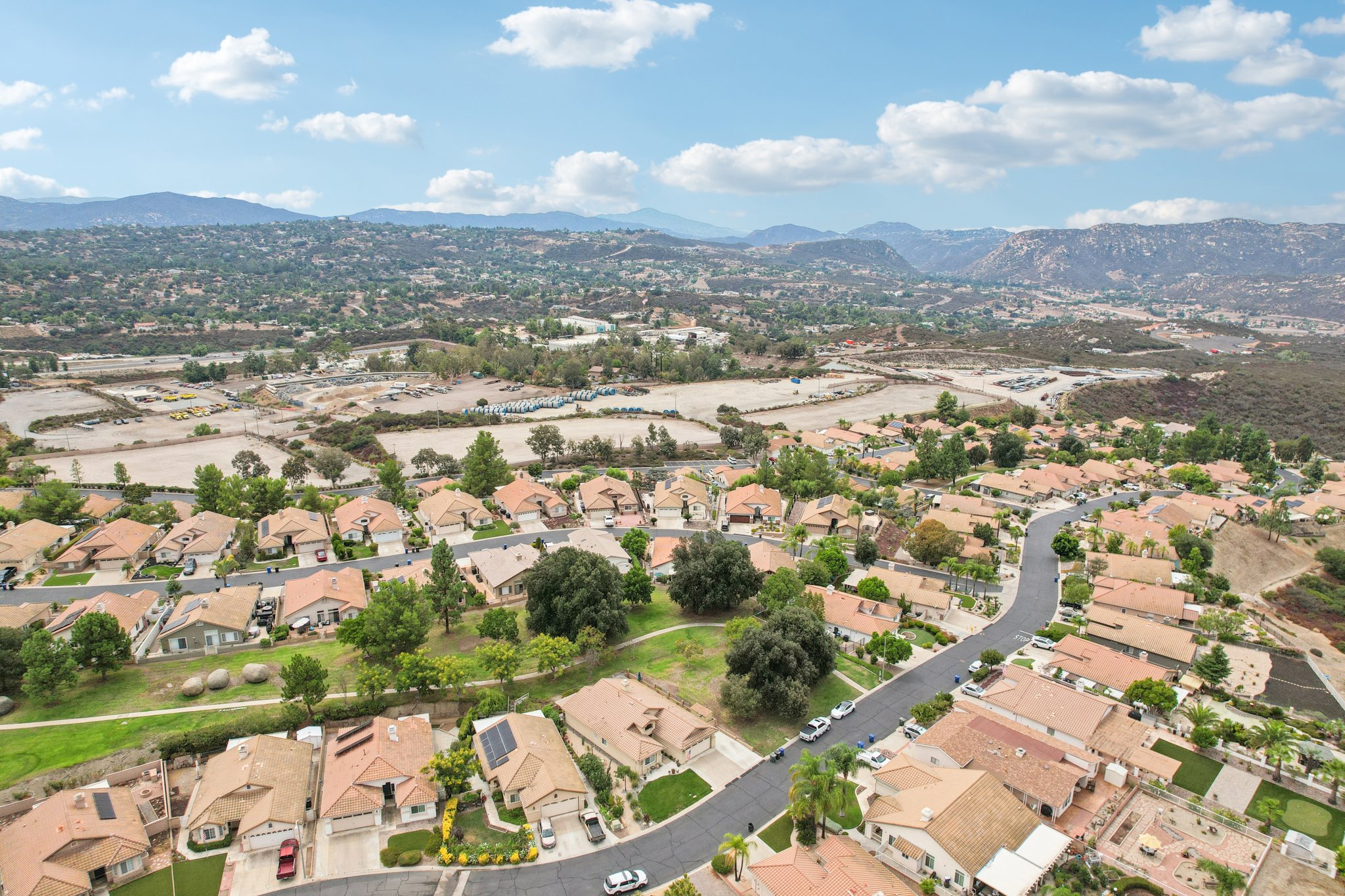 Larkspur Dr-S1809-046.jpg