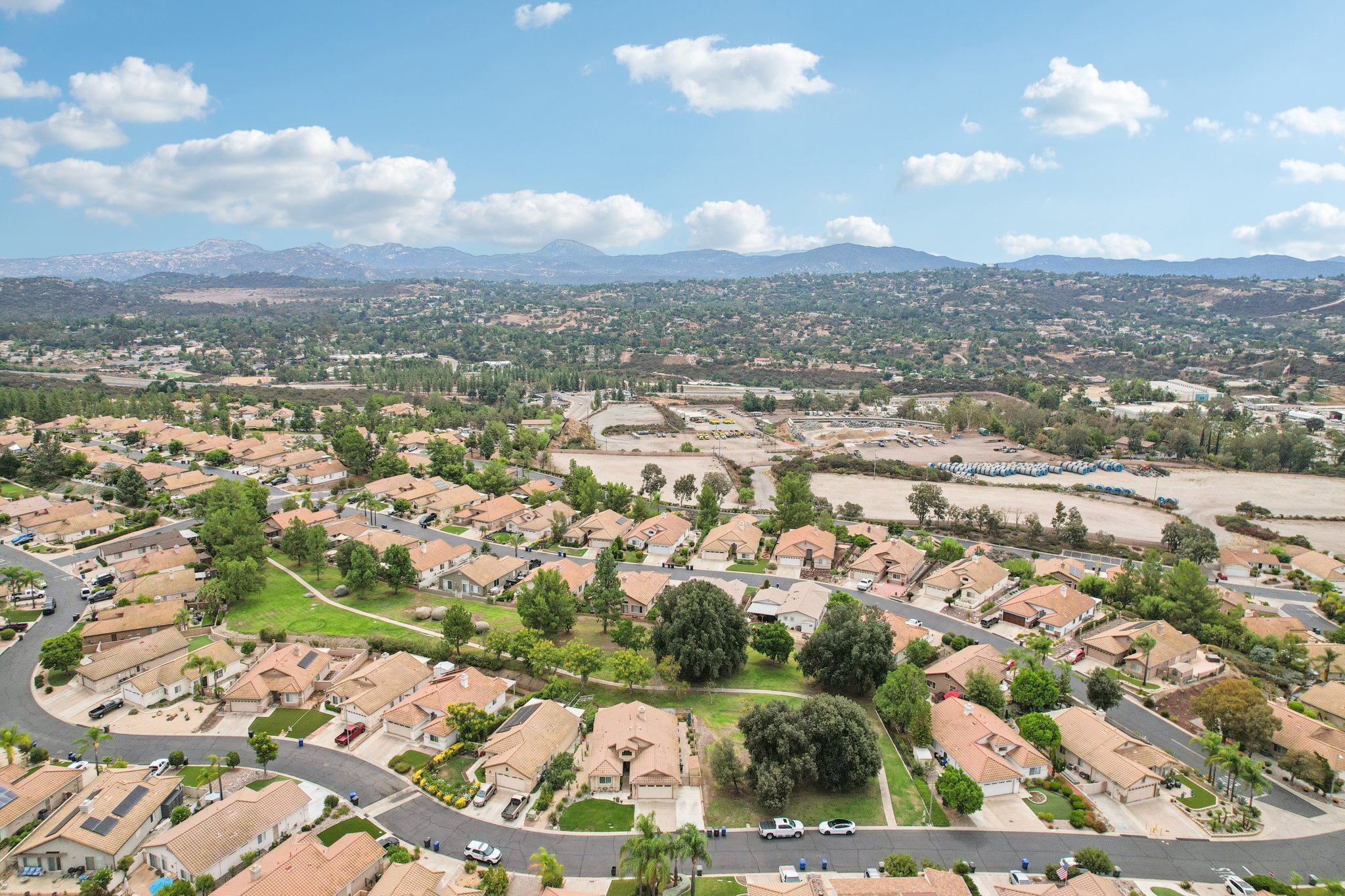 Larkspur Dr-S1809-047.jpg