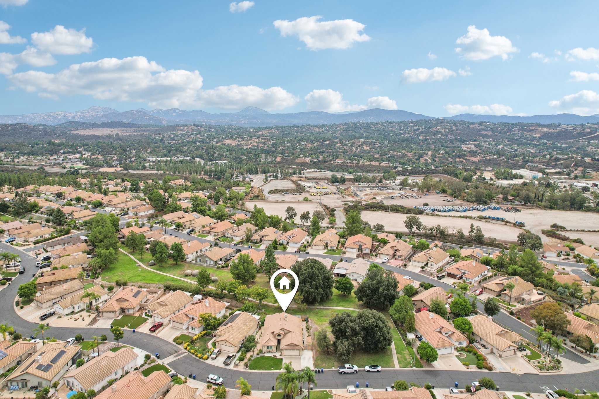 Larkspur Dr-S1809-048.jpg