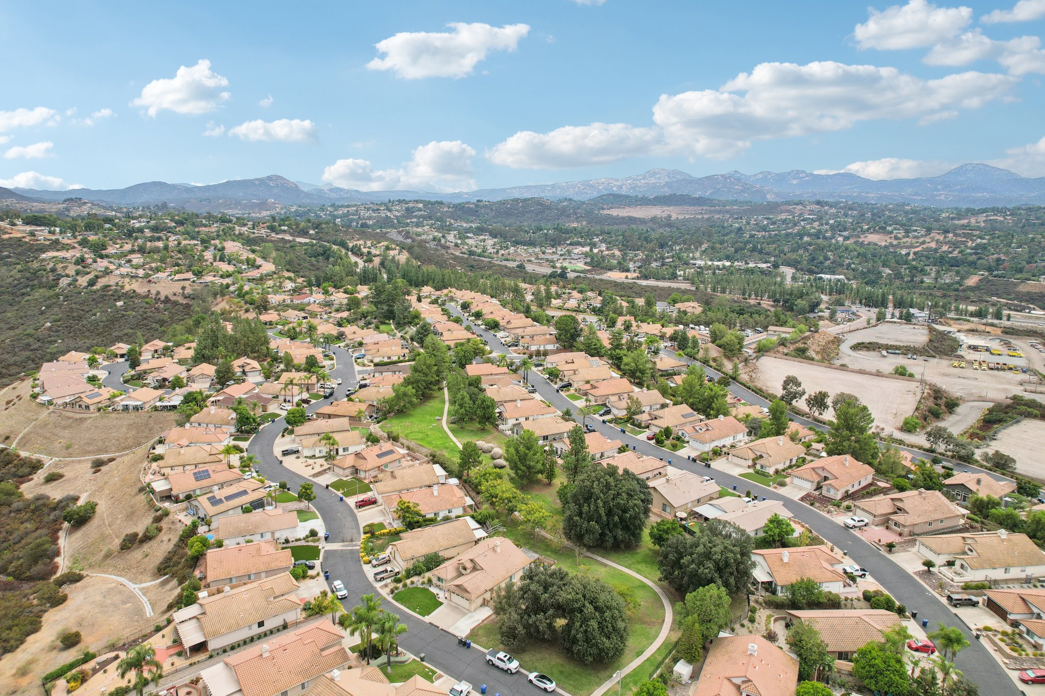 Larkspur Dr-S1809-049.jpg