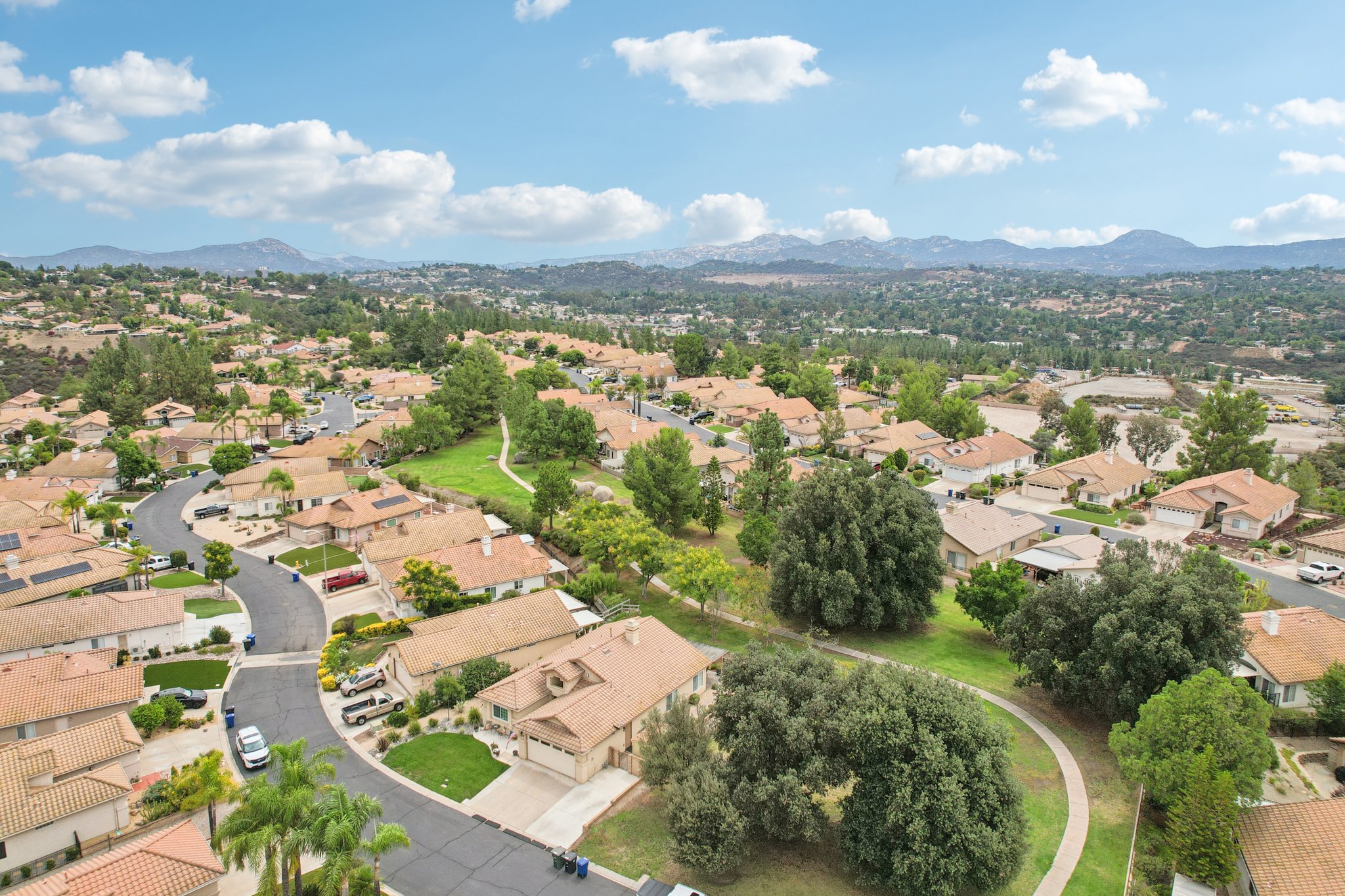 Larkspur Dr-S1809-050.jpg