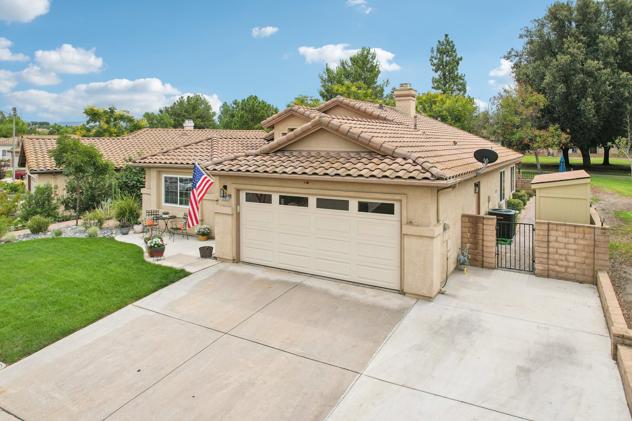 Larkspur Dr-S1809-056.jpg
