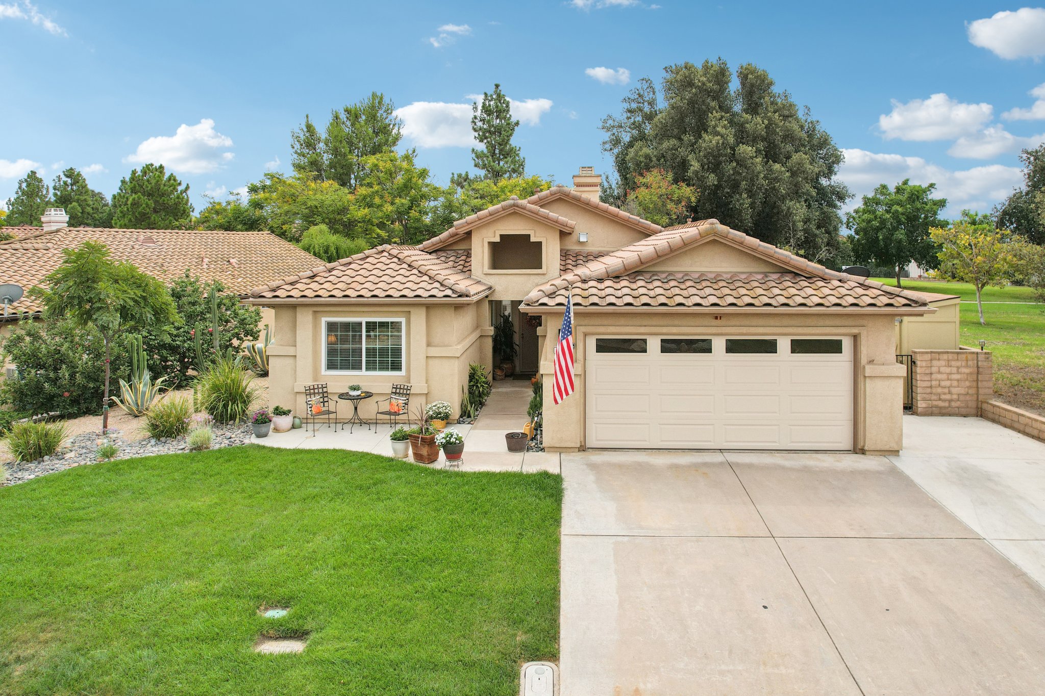 Larkspur Dr-S1809-057.jpg