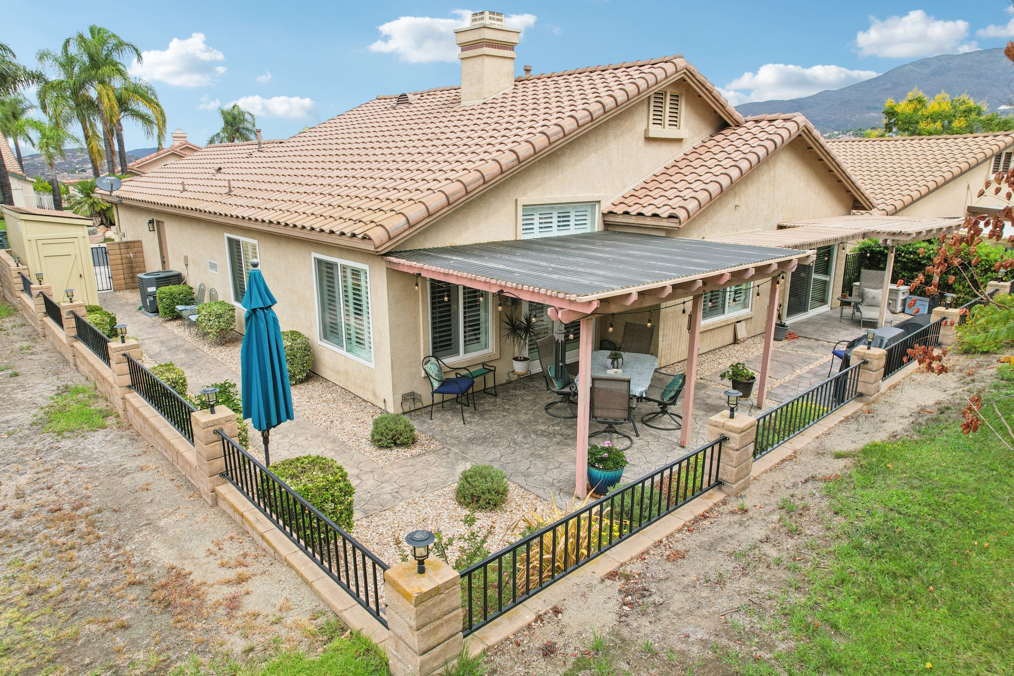 Larkspur Dr-S1809-060.jpg