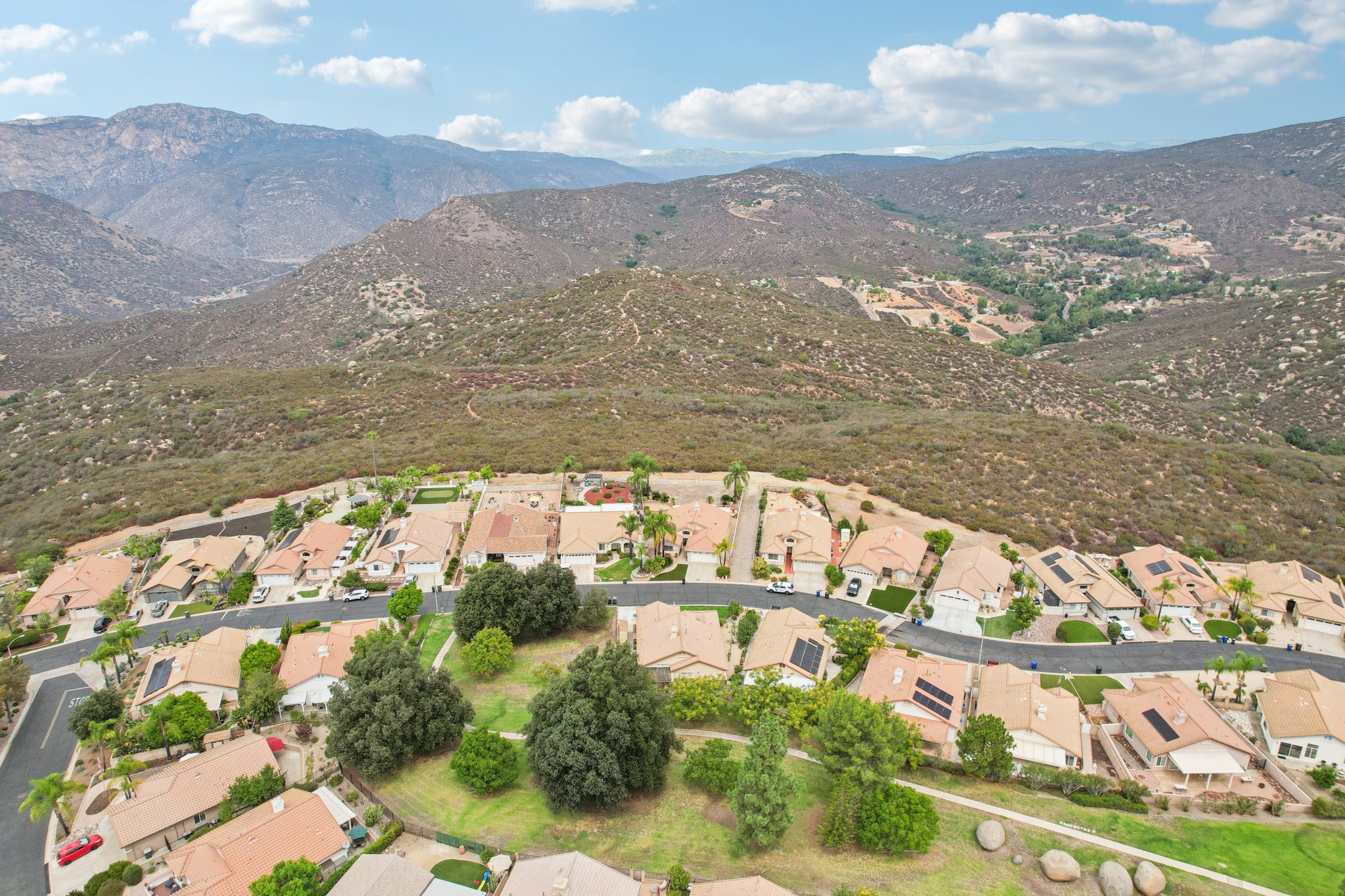 Larkspur Dr-S1809-068.jpg