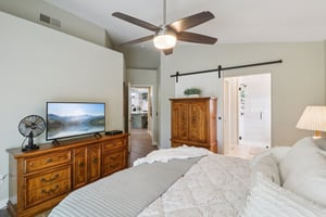Larkspur Dr-S1809-029.jpg