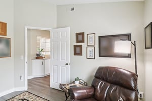 Larkspur Dr-S1809-038.jpg