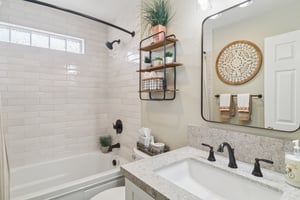 Larkspur Dr-S1809-039.jpg