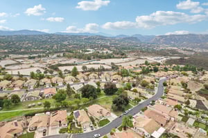 Larkspur Dr-S1809-046.jpg