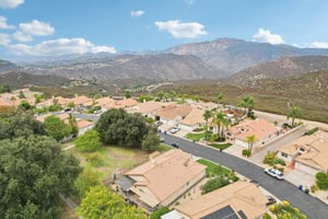 Larkspur Dr-S1809-064.jpg