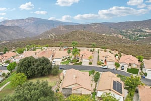 Larkspur Dr-S1809-065.jpg