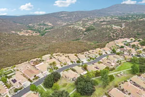 Larkspur Dr-S1809-067.jpg