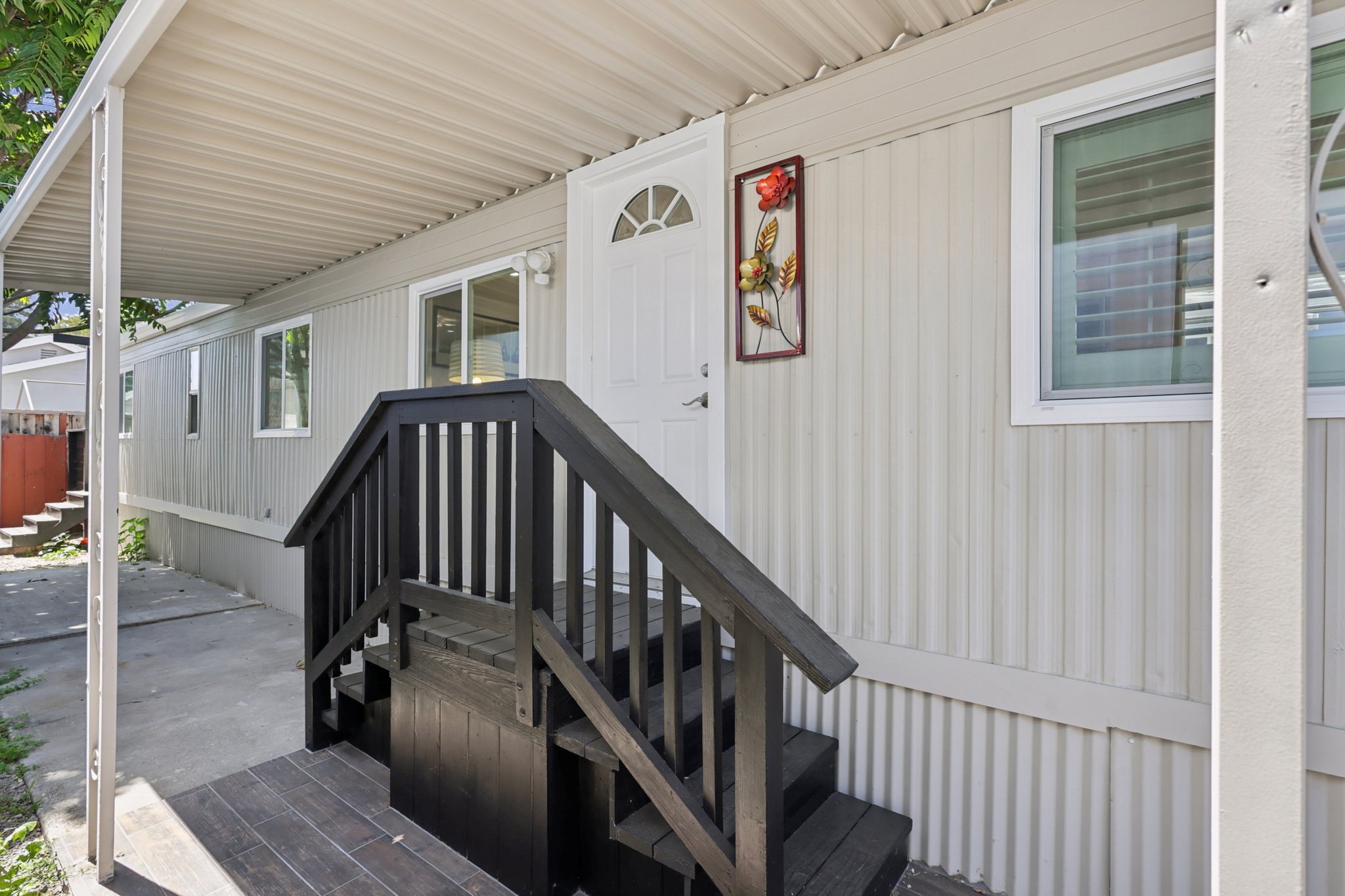 E 14th St 159-1606-020.jpg