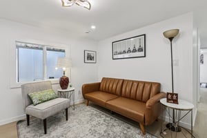E 14th St 159-1606-003.jpg