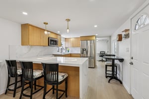 E 14th St 159-1606-006.jpg