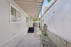 E 14th St 159-1606-019.jpg