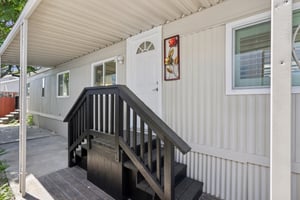 E 14th St 159-1606-020.jpg