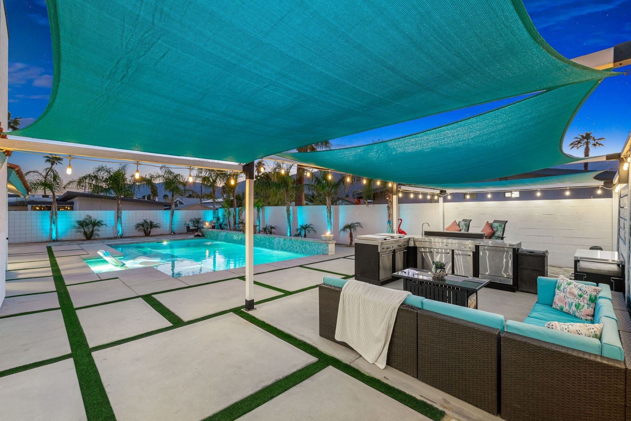 20 Pergola Twilight Pool