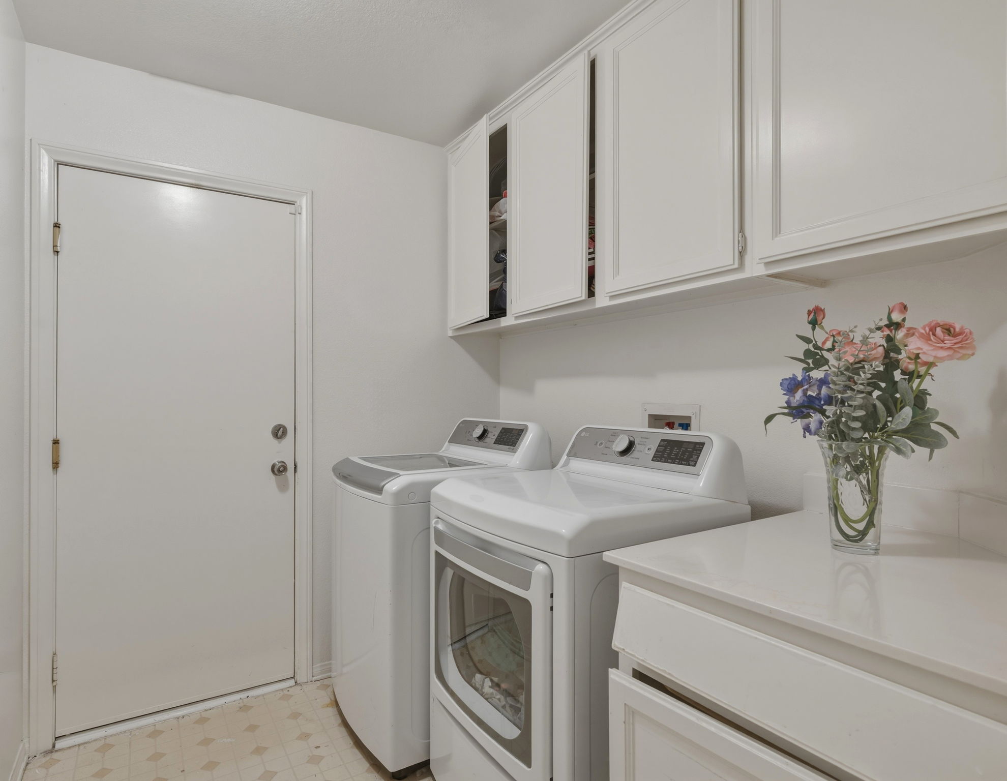 23993 Via Madrid, Murrieta Laundry