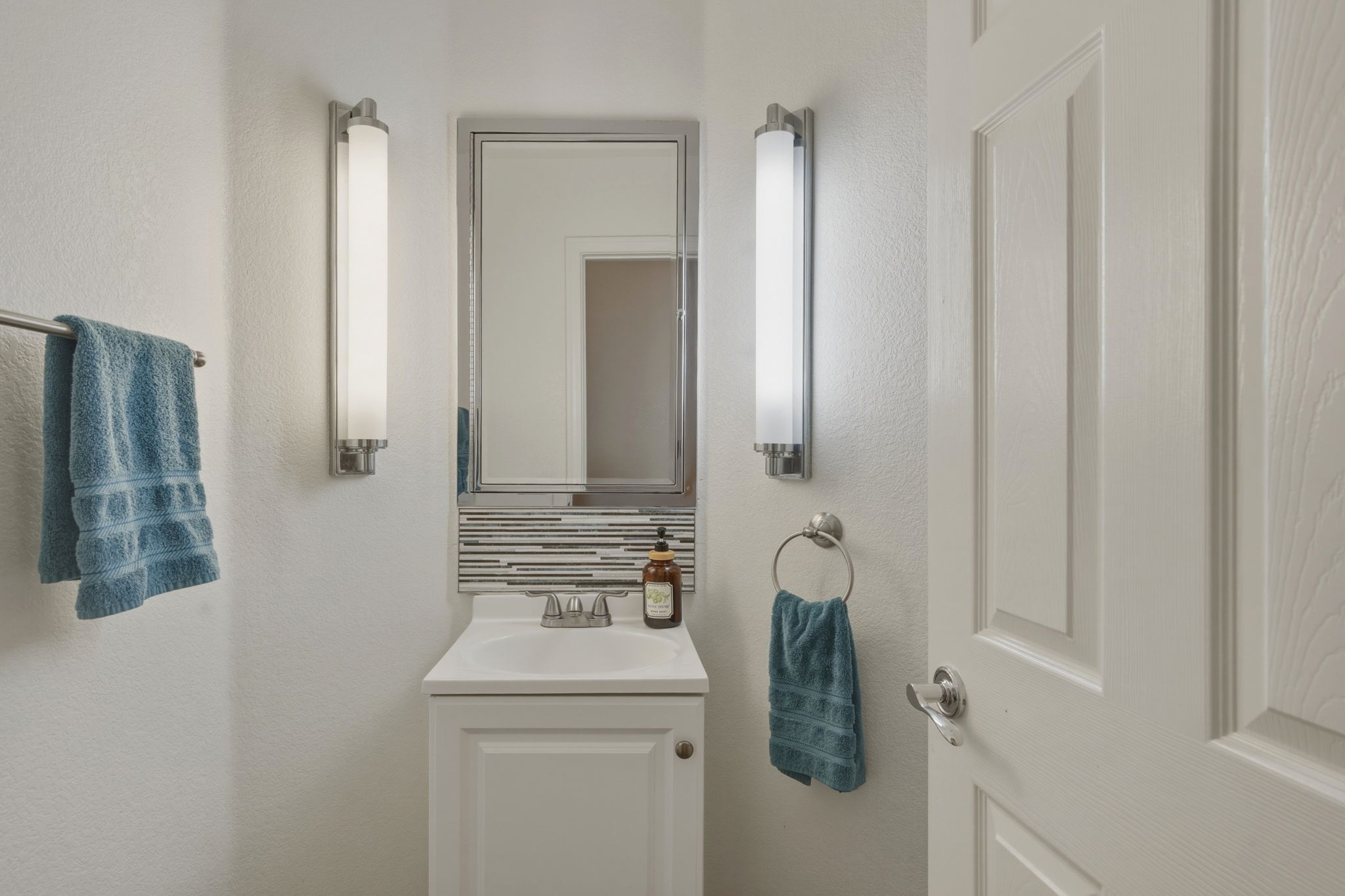 23993 Via Madrid, Murrieta Bathroom