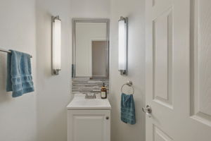 23993 Via Madrid, Murrieta Bathroom