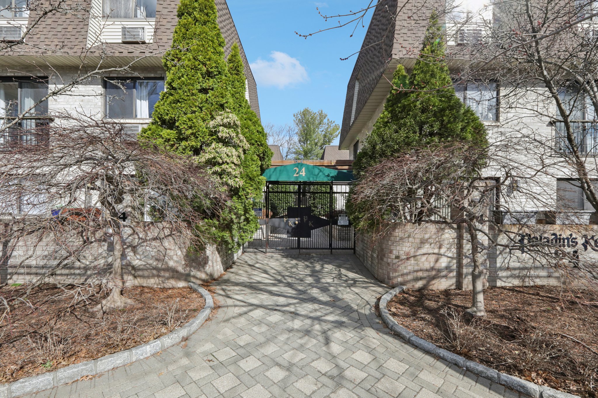 24 Carhart Ave #210, White Plains, NY 10605, USA