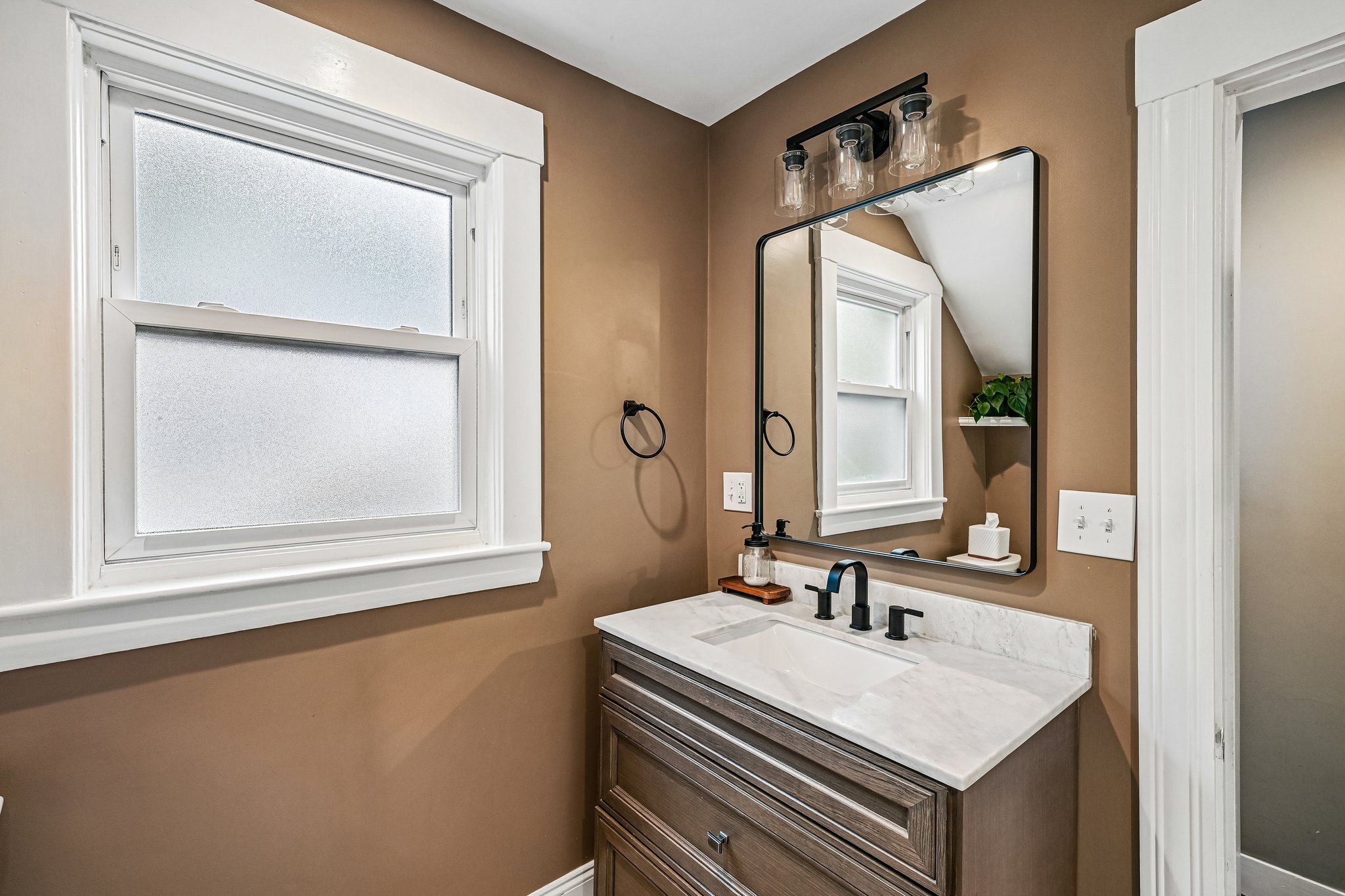 Fellsview Ave-S0105-019.jpg