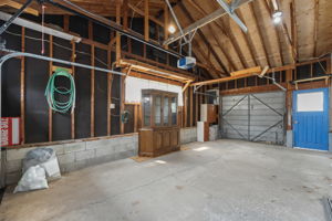  Photo 32